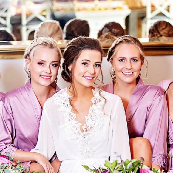 Meet your Posher, Caroline - Picture 1 of 1